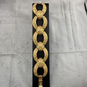 Vintage Trifari Bracelet Chunky Textured Gold Tone 7"